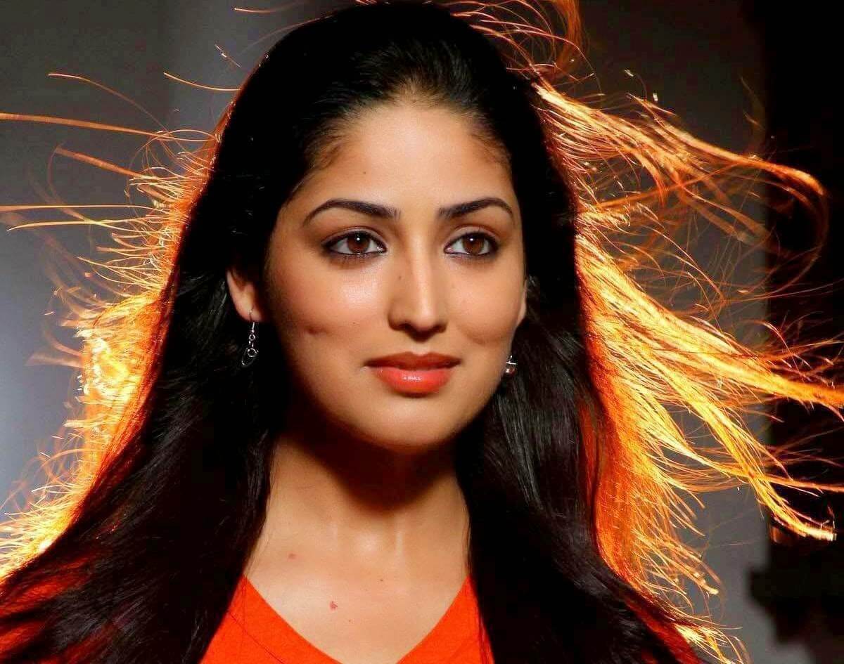 5424571 Yami Gautam  S 1 