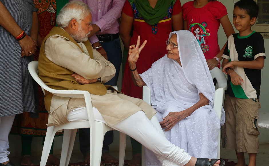 narendra modi with his mother